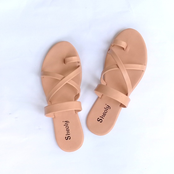 Sheoly Toe-loop and then crisscross over the vamp to shape a strappy upper slide-on Sandals